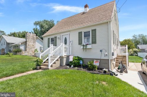 218 4th St, Gloucester, NJ 08030-2667