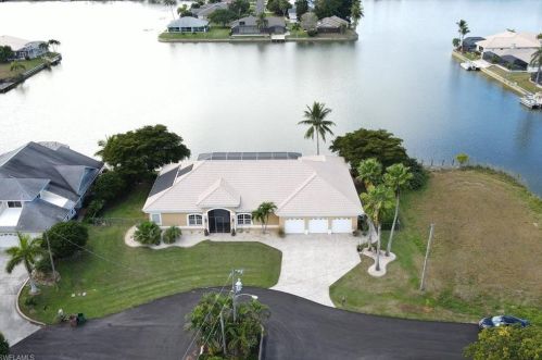 1100 1st Ter, Cape Coral, FL 33990-1202