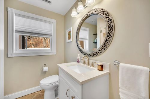 534 Foxon Rd, North Branford CT  06471-1139 exterior