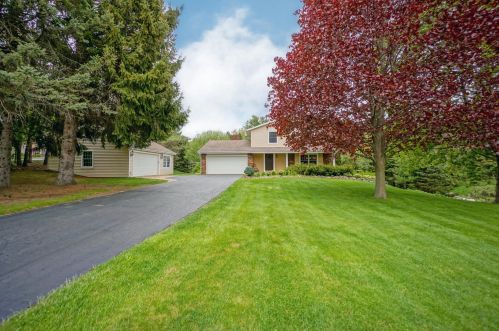470 Caernarvon Rd, Wales, WI 53183-9611