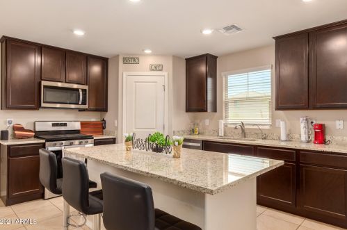 3821 79th Dr, Phoenix AZ  85033-3501 exterior