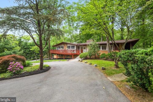1 Pauls Ln, Wilmington, DE 19809-2809