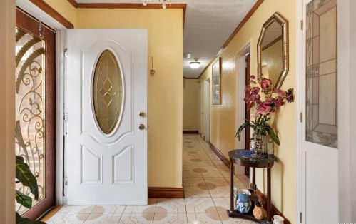 2300 Baylis Ave, Floral Park NY  11003-2807 exterior