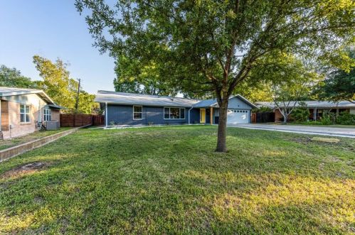 1807 Cloverleaf Dr, Austin TX  78723-3427 exterior