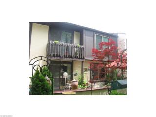 1013 Bunker Dr, Akron, OH 44333-3001