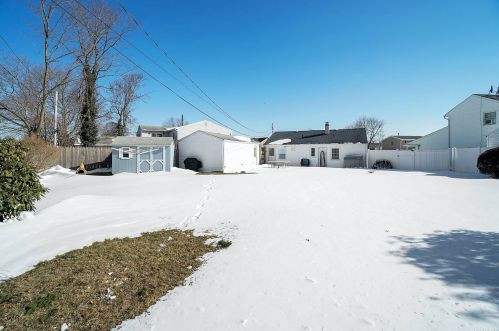 4212 Florence Rd, Bethpage NY  11714-6208 exterior