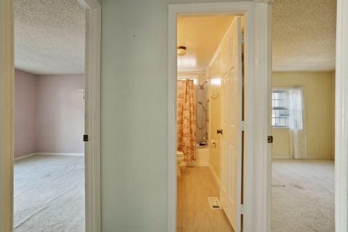 6 Whispering Way, Lodi CA  95242-9563 exterior