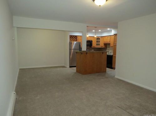 86 Inwood Rd, Middletown, NY 10941-1329