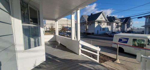 24 Bronx Ave, Bridgeport CT  06606-4663 exterior