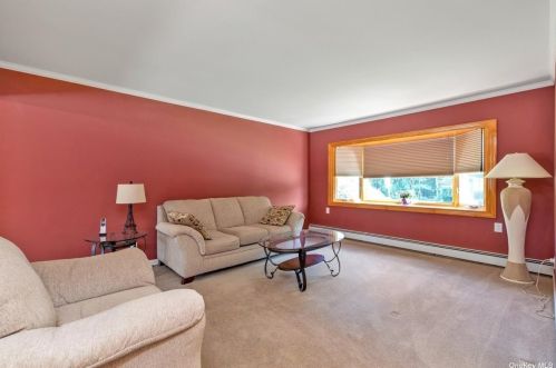 2781 Columbus Ave, North Bellmore, NY 11710-1749