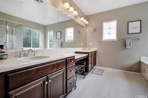 44260 Nighthawk Pass, Temecula CA  92592-1388 exterior