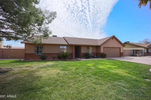 5451 Dolphin Ave, Mesa, AZ 85206-2208