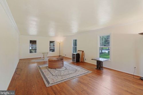 11935 Riders Ln, Herndon, VA 20191-4250