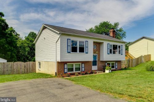 1214 Dewberry Dr, Fredericksburg VA  22407-4880 exterior