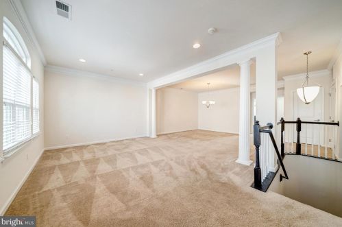 7458 Brunson Cir, Gainesville VA  20155-4910 exterior