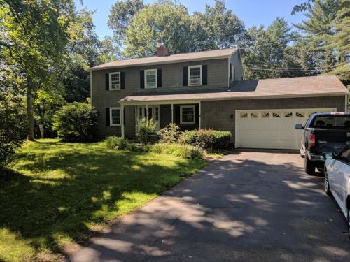 121 Pinewood Dr, Hopkinton, NH 03229-3116
