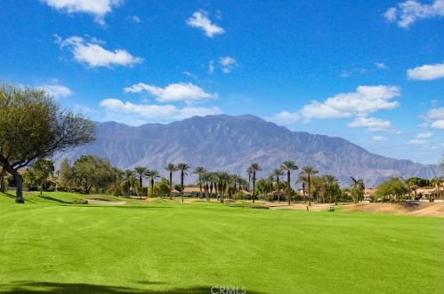 20 Hilton Head Dr, Rancho Mirage CA  92270-1607 exterior