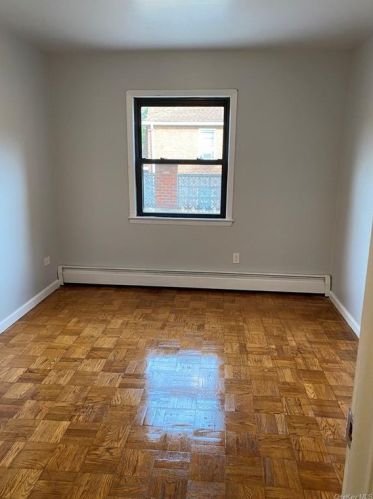 953 Brady Ave, Bronx NY  10462-2744 exterior