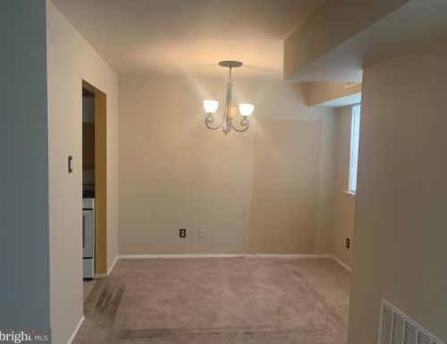 7091 Spring Garden Dr, Springfield, VA 22150-2906
