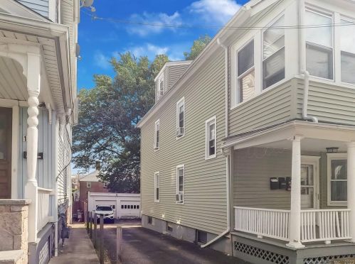 100 Roosevelt St, Bridgeport CT  06608-1032 exterior