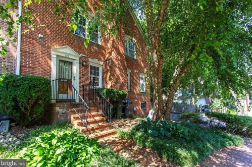 125 Great Falls St, Falls Church, VA 22046-3402