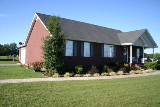 144 Kyson Cir, Lafayette, TN 37083-2662