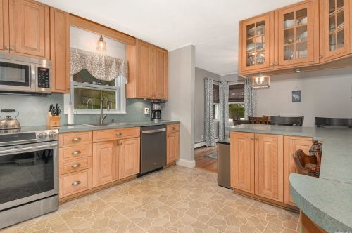 43 Ridgewood St, Elwood NY  11731-1613 exterior