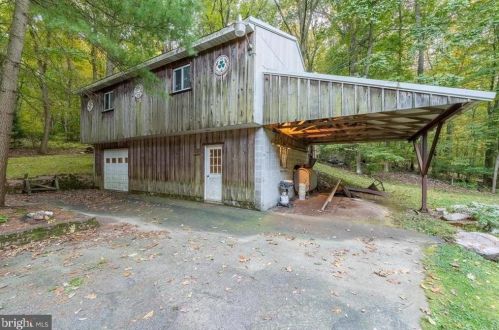 4460 Sheep Rock Rd, Macungie, PA 18062-9126
