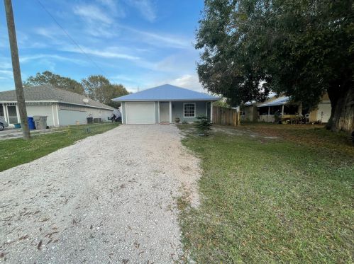 1640 20th Ct, Vero Beach, FL 32962-6157