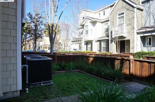 680 Pinnacles Ter, Sunnyvale, CA 94085-3860