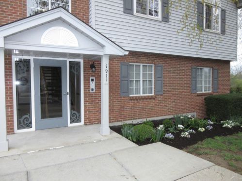 7911 Cheviot Rd, Cincinnati, OH 45247-4002