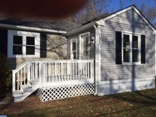 137 Mineral Springs Rd, Romansville, PA 19320-1901