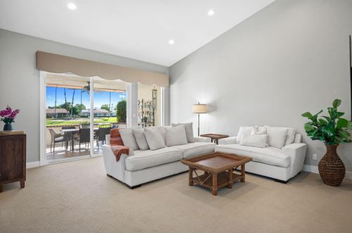 42 Durango Cir, Rancho Mirage CA  92270-4839 exterior