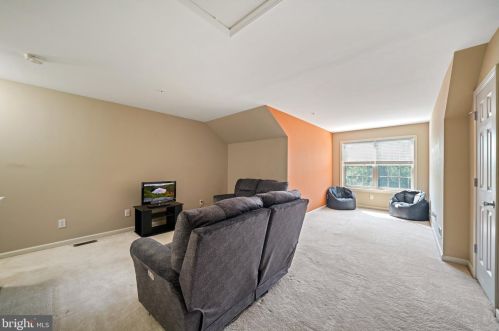 332 Jefferson Ave, Downingtown PA 19335-2701 exterior