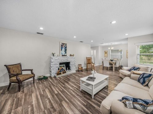 1627 Holly Rd, Lakeland FL  33801-2210 exterior