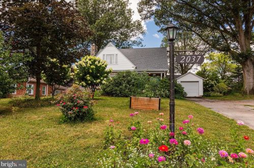 2037 Stone Mill Rd, Lancaster PA  17603-6053 exterior