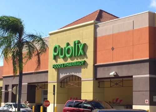 8870 Colonnades Ct, Bonita Springs FL 34135-7854 exterior