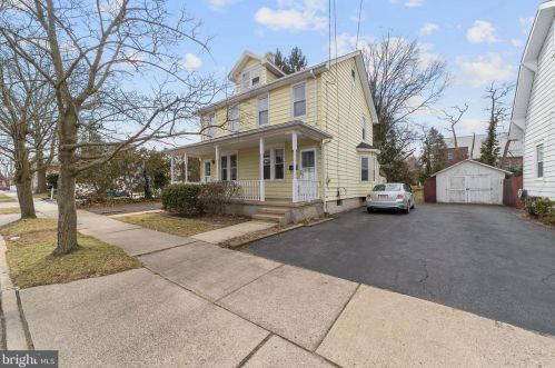 25 Regina Ave, Trenton NJ  08619-2201 exterior