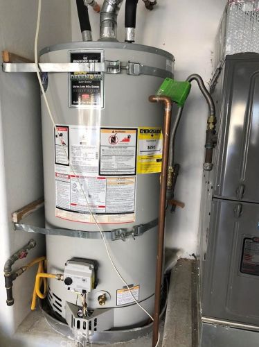 320 Rossmore Dr, Oxnard CA  93035-4465 exterior