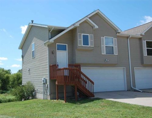2028 Northland Cir, Iowa City, IA 52241-3030
