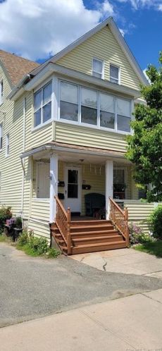 81 Prince St, Bridgeport, CT 06610-2952