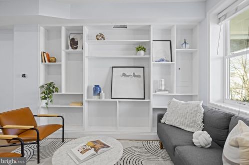 1751 L St, Washington, DC 20002-3058