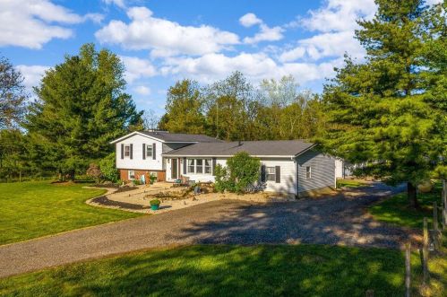 10880 Smoke Rd, Pataskala, OH 43062-9021