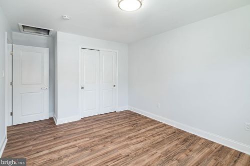 801 Meetinghouse Ct, Riverton NJ  08077-3325 exterior