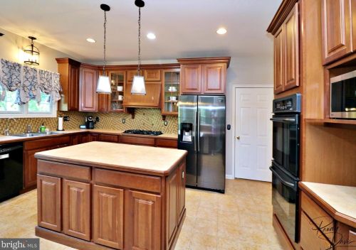 59 Brighton Pl, Charles Town WV  25414-2584 exterior