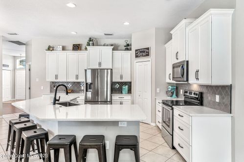 816 Brookstone Dr, Merritt Island FL  32952-4141 exterior