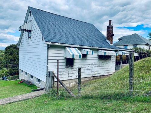 539 National Pike, West Brownsville, PA 15417-1813