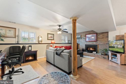 16309 Poplar Hill Rd, Haymarket VA  20169-2101 exterior