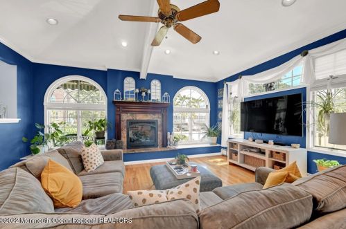 121 Avenue A, Bayonne NJ  07002-1255 exterior