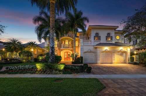 8417 Del Prado Dr, Delray Beach, FL 33446-9504